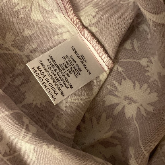 🆕 Listicle Lavender Floral Blouse - Picture 8 of 10